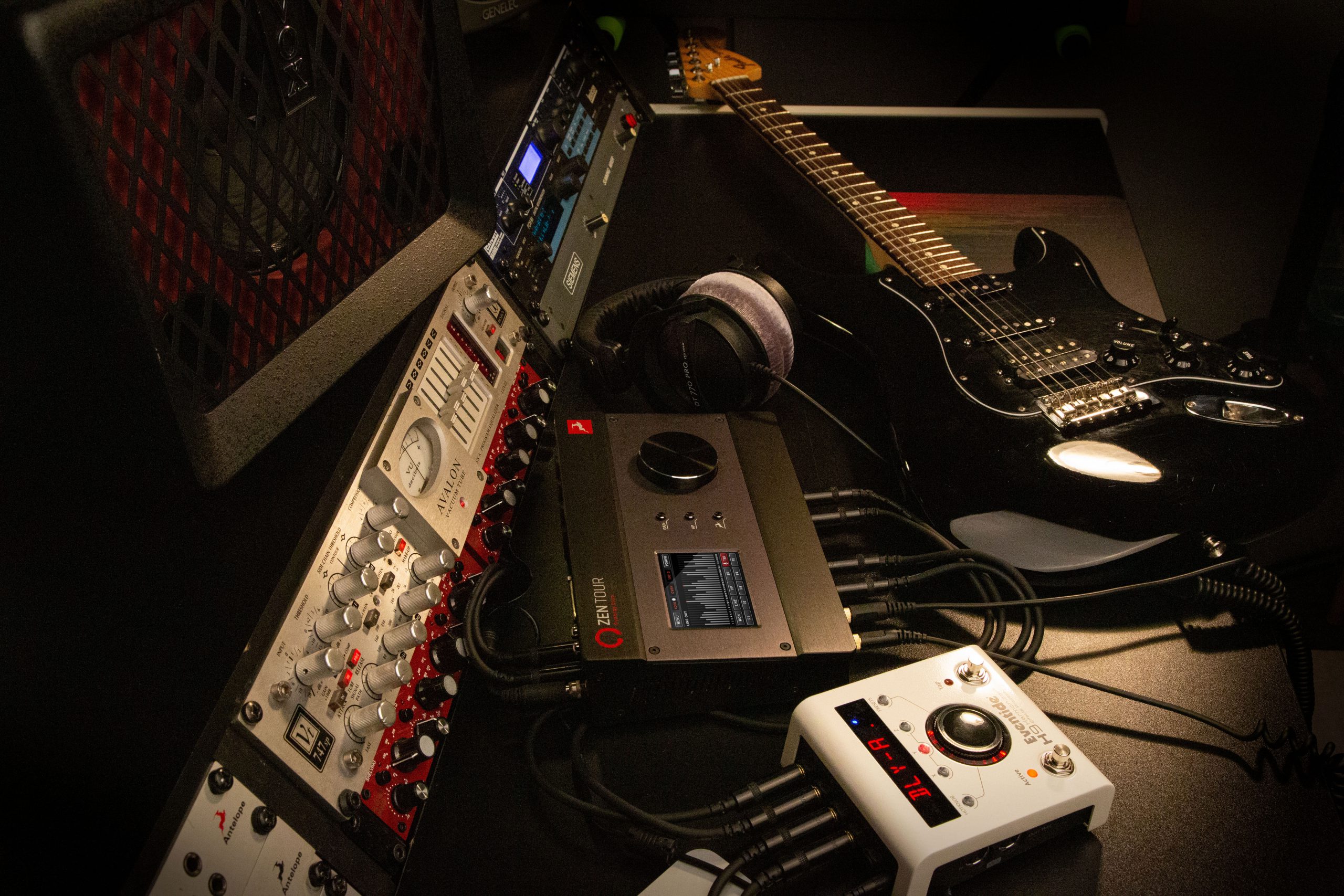 Zen Tour Synergy Core In a Studio
